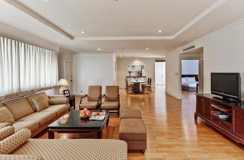 Riverine Place Hotel and Residence near Steak Rama 5