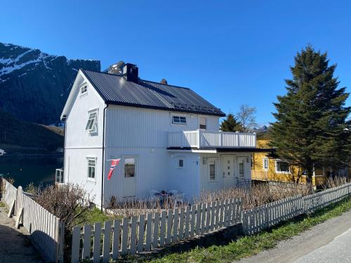 Reine Retro Villa - Cozy Villa With a Fantastic View, Flakstad