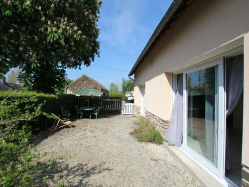 Gîte Saint-Sauveur-la-Pommeraye 4 pièces 6 personnes - FR-1-362-450 - main image