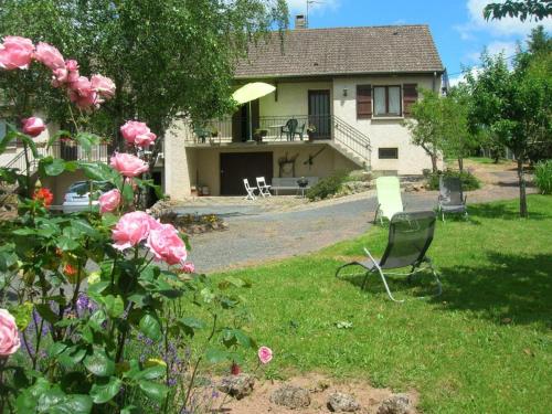 Gite Le Donjon, 2 bedrooms, 6 persons - FR-1-489-85 gîte à louer Saint-Léon