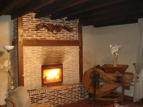 Gîte Saint-Pourçain-sur-Sioule 4 pièces 6 personnes - FR-1-489-179 - image 2