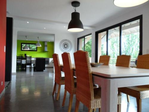 Gîte Géraudot 5 pièces 8 personnes - FR-1-543-18 - image 3