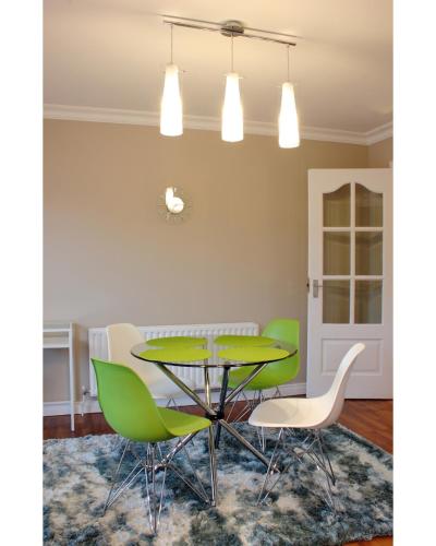 المرافق, Luxurious KC House in دونجانون