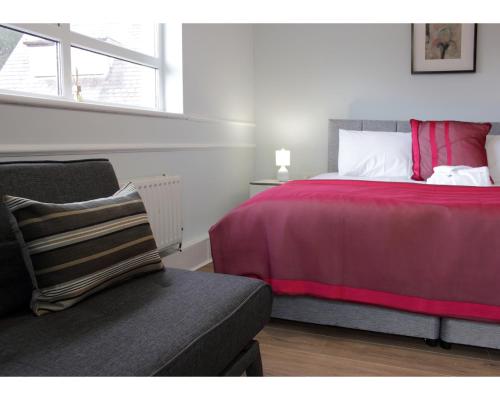 Hugh O'Neill Ambassador Suite - image 11