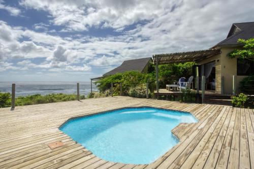 Swimming pool, Baleia Azul 11 in Zitundo