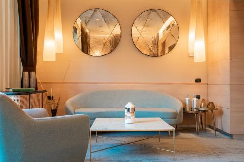 Aemilia Hotel Bologna - image 8