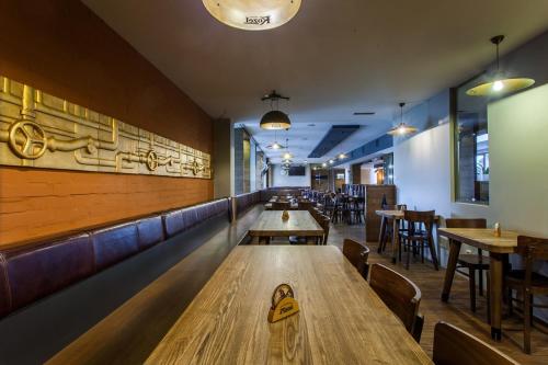 Restaurant, Hotel Alfa in Trebic