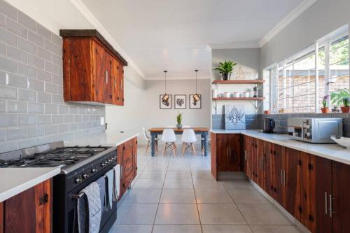 Neat and modern house in Garsfontein/Faerie Glen.