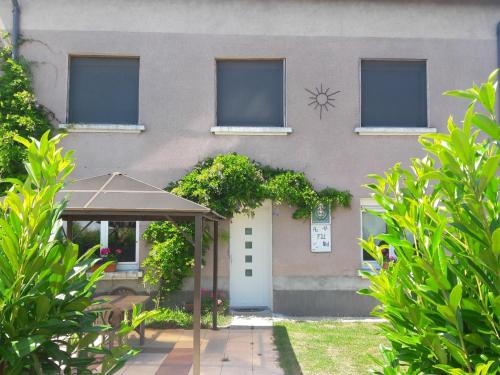 Gîte Athienville, 3 pièces, 4 personnes - FR-1-584-11 gîte à louer Bois de la Garenne