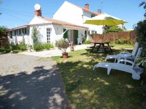 Gîte Saint-Julien-des-Landes, 5 pièces, 9 personnes - FR-1-426-237 gîte à louer Saint-Georges-de-Pointindoux