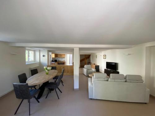 Gîte Feneyrols, 4 pièces, 6 personnes - FR-1-605-6 gîte à louer Féneyrols