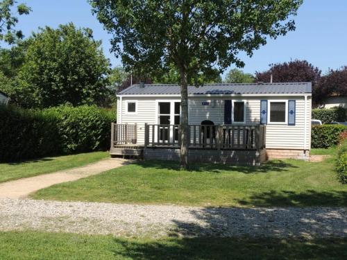 Chalet Saint-Denis-du-Maine, 4 pièces, 6 personnes - FR-1-600-133 gîte à louer Saint-Charles-la-Forêt
