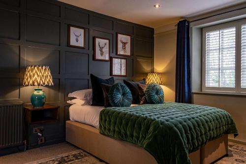 The Bell & Stuart House - Accommodation - Stow on the Wold