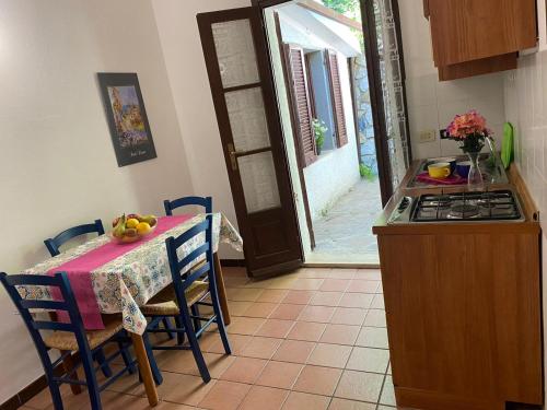  Beautiful bilo for 2 or 3 pax closed to the Innamorata beach in Palazzo