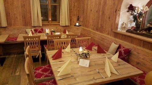 餐廳, Gasthof Erzherzog Rainer - Zimmer und Ferienwohnung in 科森