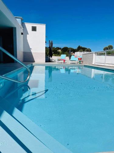 Swimming pool, Lagrange Apart'Hotel Antibes Olympie in Antibes