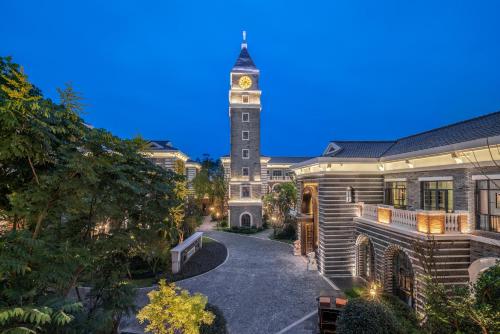 Hotel Indigo Heilong Lake, an IHG Hotel