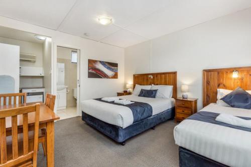 Bendigo McIvor Motor Inn Bendigo McIvor Motor Inn is a popular choice amongst travelers in Bendigo, whether exploring or just passing through. The property features a wide range of facilities to make your stay a pleasant expe