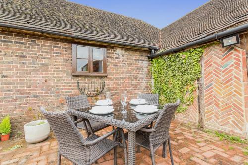 Dyke Farm Barn near Brighton by Huluki Sussex Stays