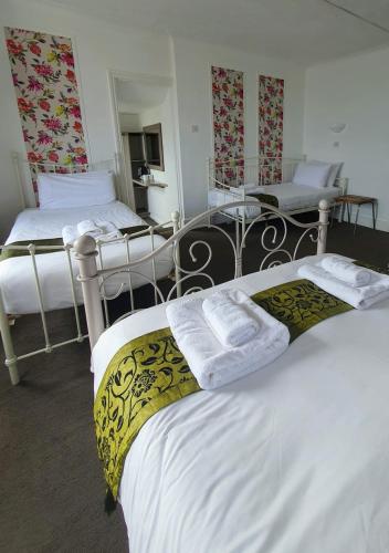 New Madeira Seafront Hotel - image 11