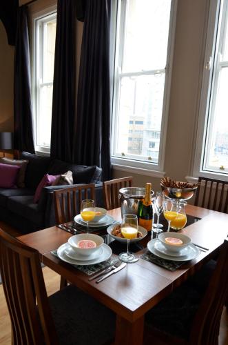 Quebecs Luxury Apartments - image 8