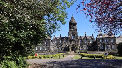 Hinsley Hall - image 7