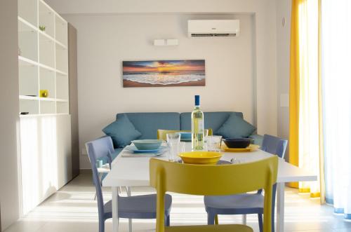 One-Bedroom Apartment image 2