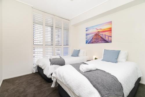 Three-Bedroom Apartment image 4