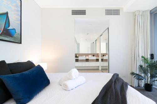 Three-Bedroom Apartment image 5