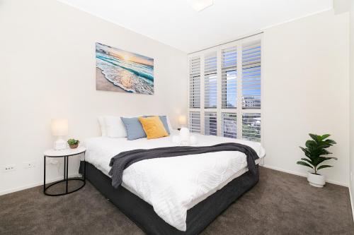 Three-Bedroom Apartment image 7