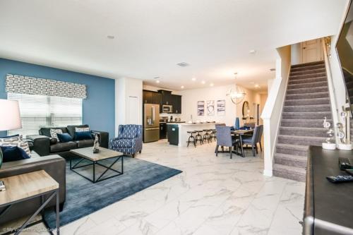Luxury 5 Bed Townhome With Pool townhouse - image 7