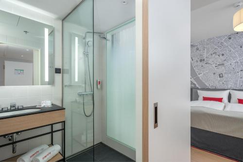 room detail thumbnail 2