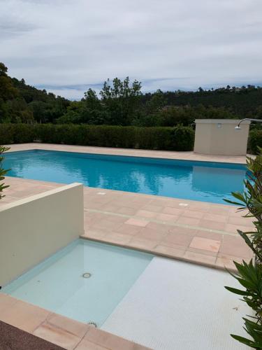 Magnifique T2 avec terrasse et Jardin privé (Magnifique T2 avec terrasse et Jardin prive) in Notre Dame des Vignerons