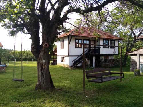 . Вилно Селище Дядовите Къщи