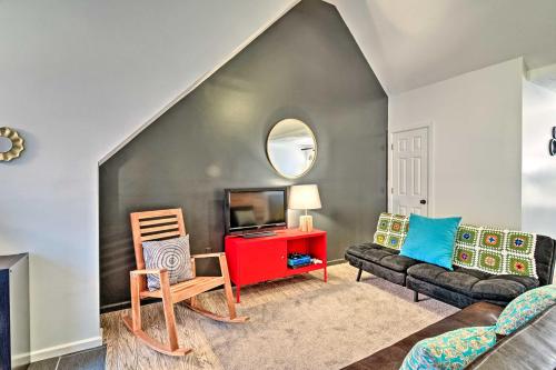 Bright Lakeside Studio - Hike, Fish, and Bike! in Golden, USA