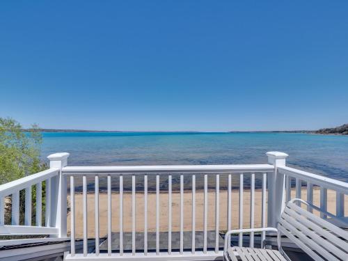 302 North Shore Inn - image 14
