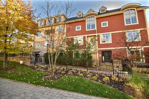 Three-Bedroom Apartment image 7