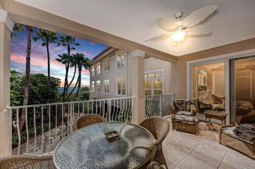 Villa By The Sea is only steps to the white sand, beach gear and 6 bikes for your use in Holmes Beach, USA