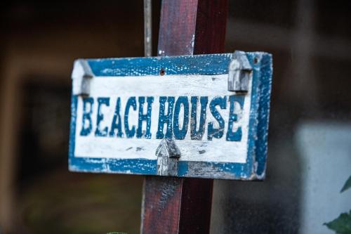 Wilderness Beach House Backpackers Lodge – Wilderness, MO