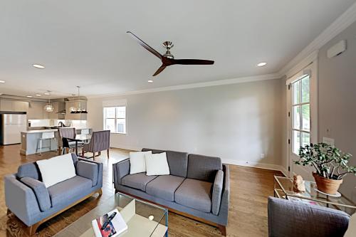 Exceptional Vacation Home in Nashville townhouse - image 3