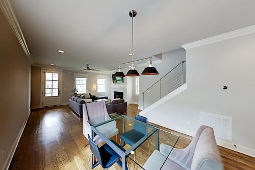 Exceptional Vacation Home in Nashville townhouse - image 5