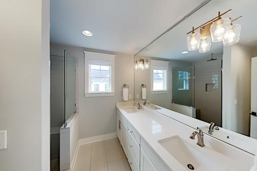 Exceptional Vacation Home in Nashville townhouse - image 8