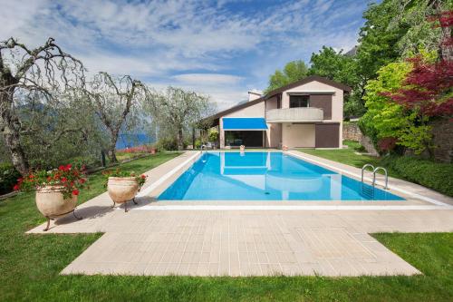 Villa Dismero-Un oasi di lusso e privacy - Accommodation - Brenzone sul Garda