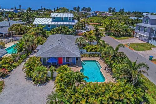 Salt Air East by Beach Retreats in Holmes Beach, Vereinigte Staaten von Amerika