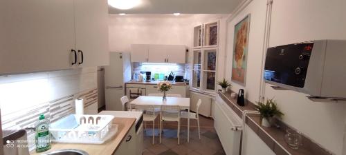 FSQH UNDER Apartman - Location saisonnière - Szeged