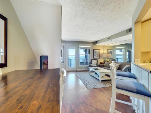 304 North Shore Inn - image 11