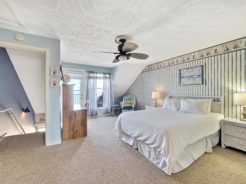 304 North Shore Inn - image 6