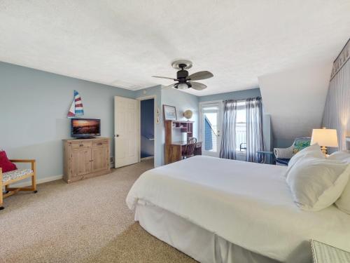 304 North Shore Inn - image 10