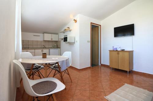 Apartmani i sobe Josica 4