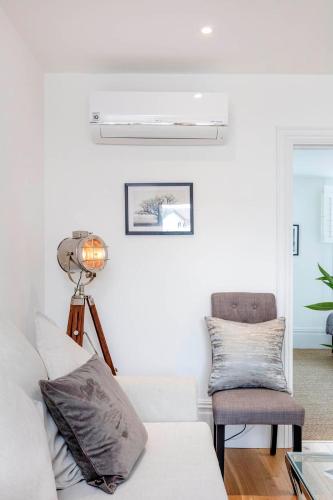 Lovely 1-Bed Apartment in London - main image